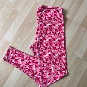 LULAROE HEART LEGGINGS TALL AND CURVY 💋❤️❤️💝💝💝